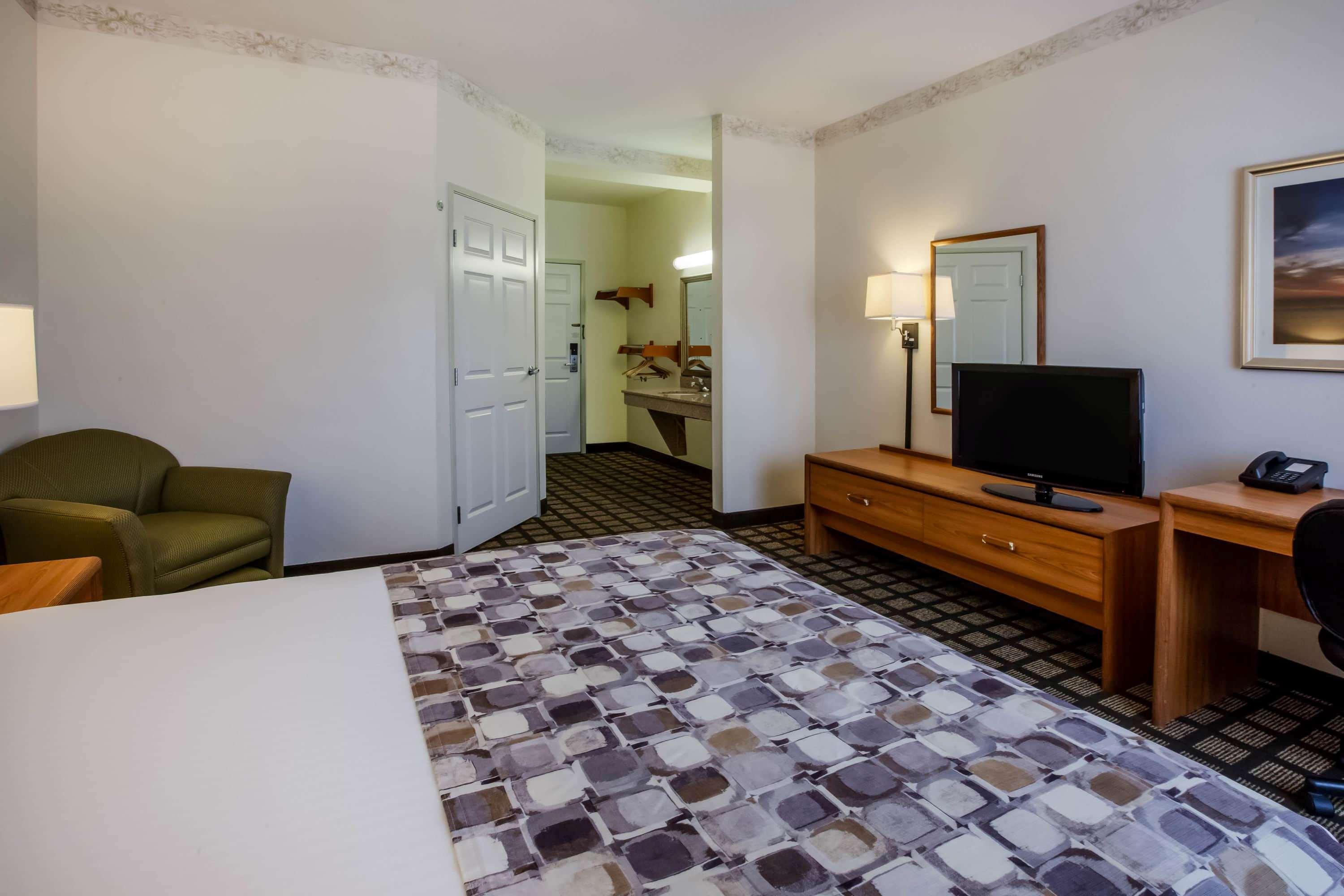 Baymont By Wyndham Mackinaw City Bagian luar foto