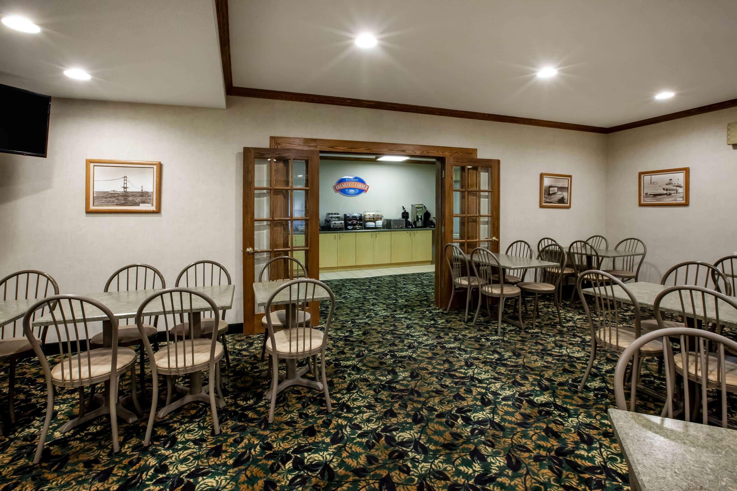 Baymont By Wyndham Mackinaw City Bagian luar foto