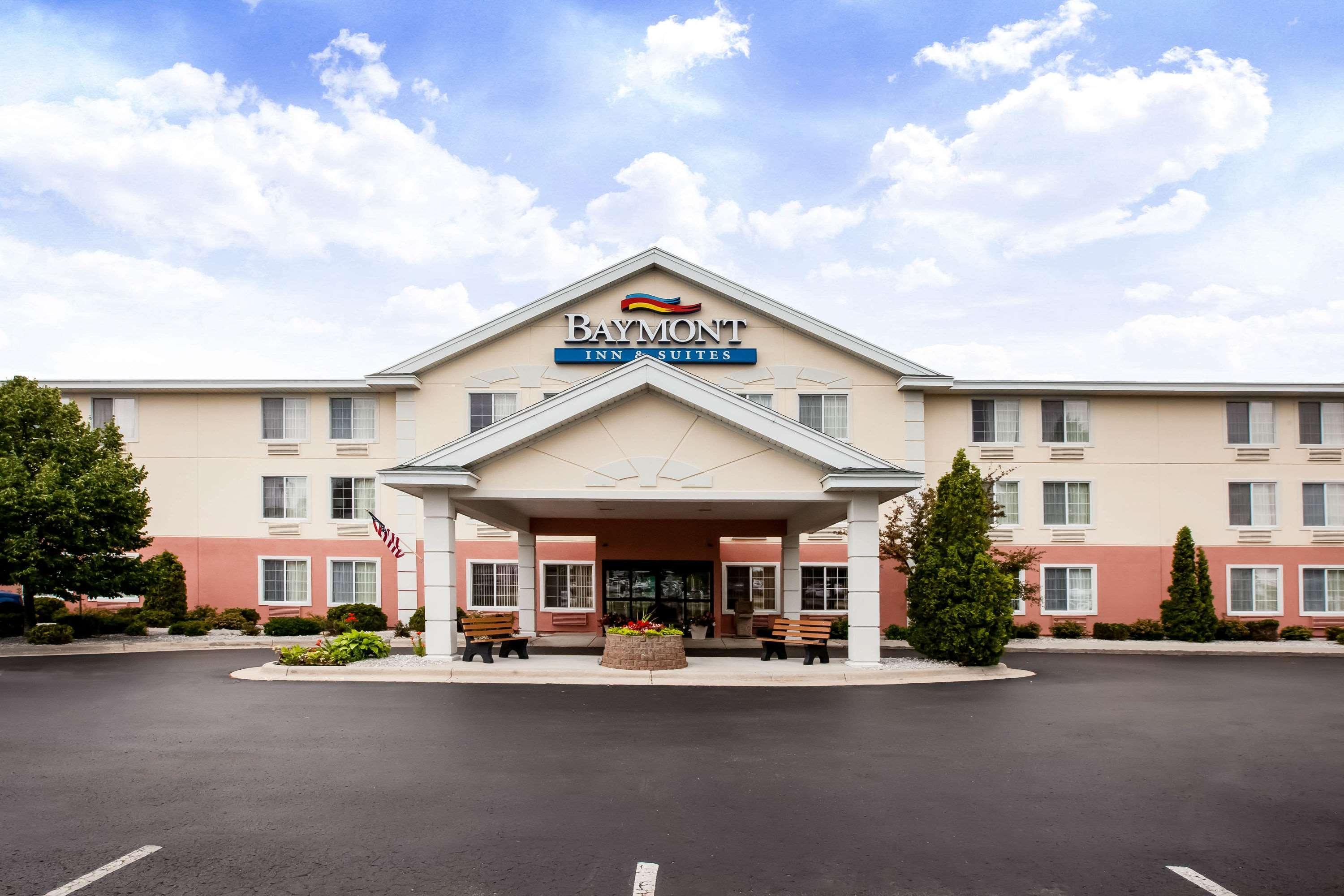 Baymont By Wyndham Mackinaw City Bagian luar foto