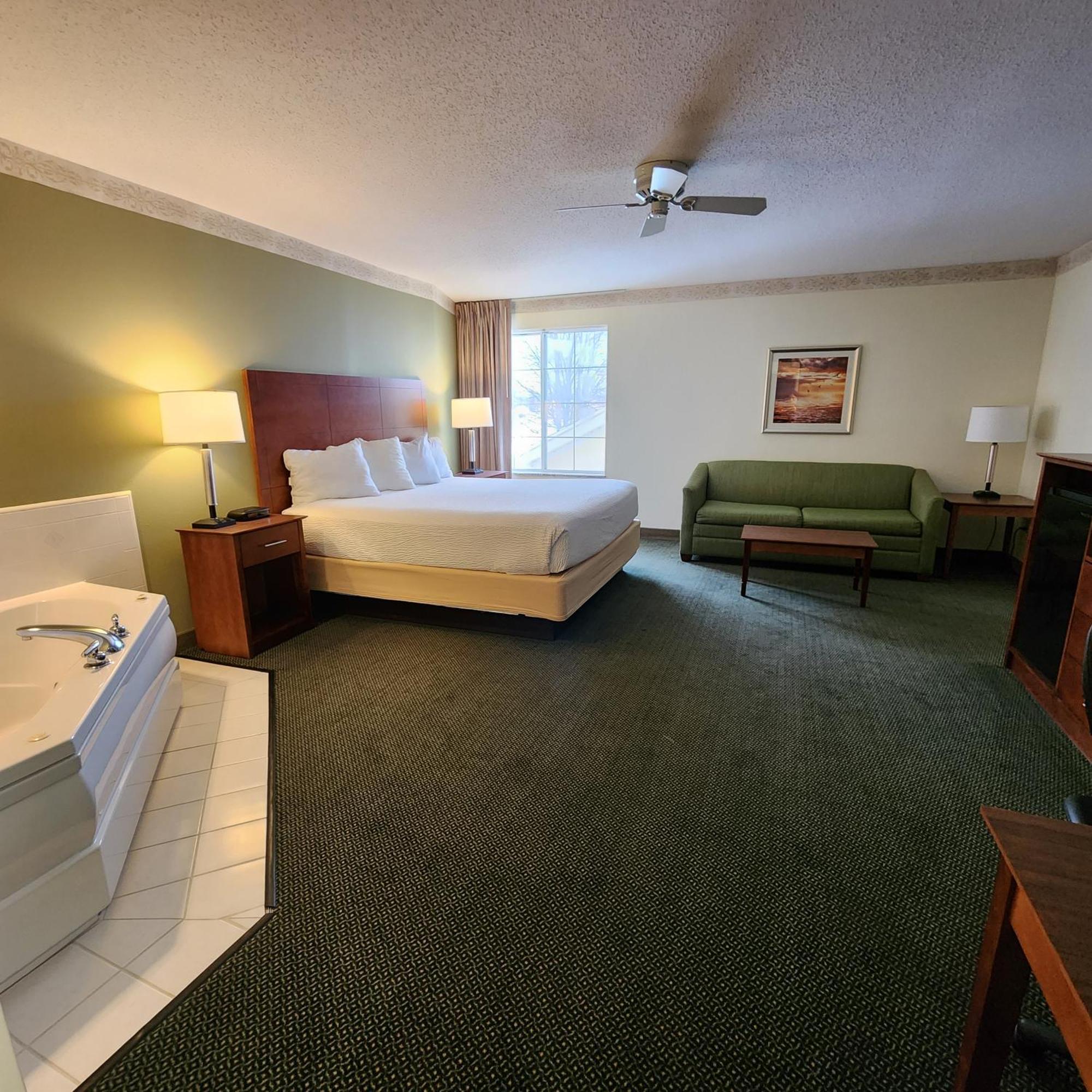 Baymont By Wyndham Mackinaw City Bagian luar foto