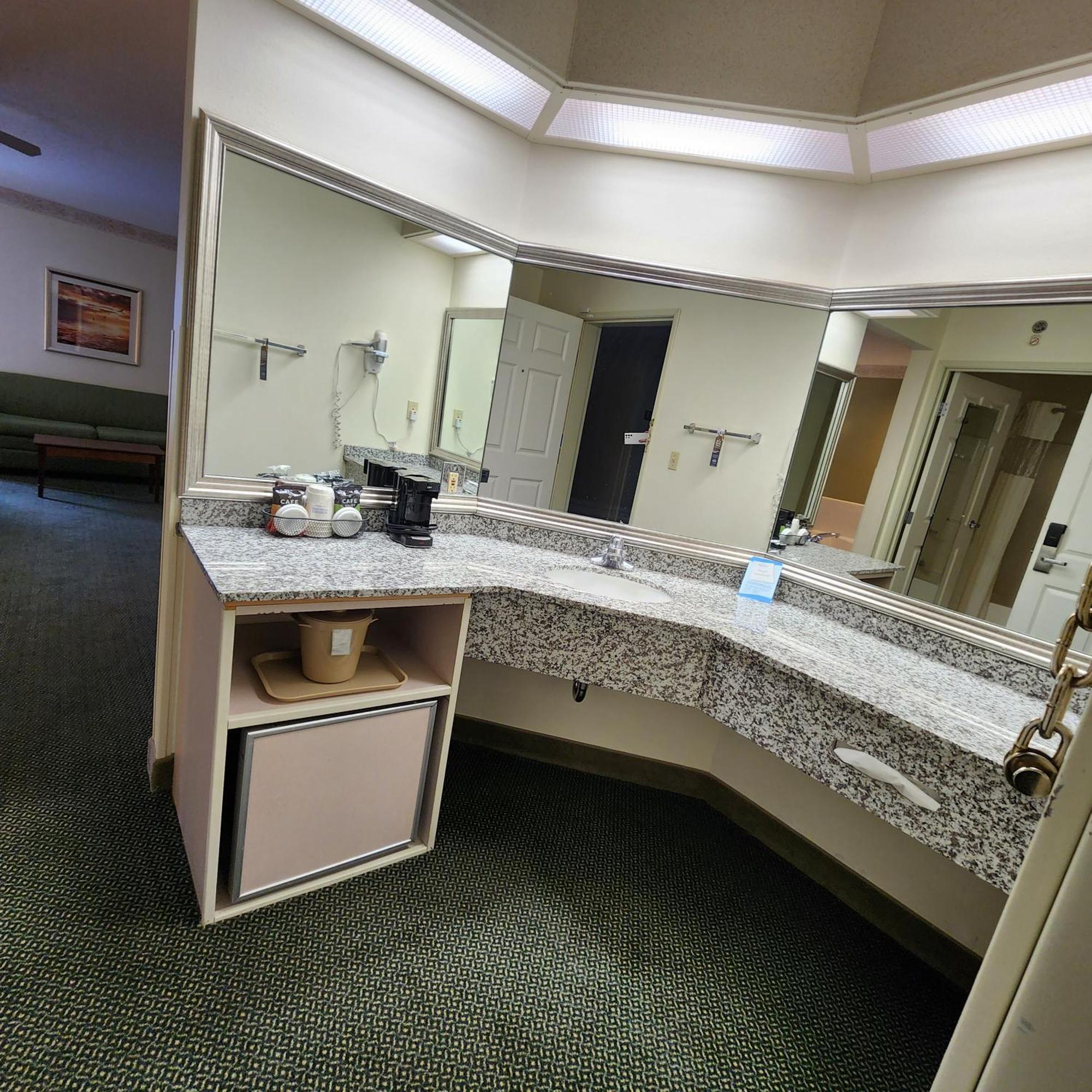 Baymont By Wyndham Mackinaw City Bagian luar foto