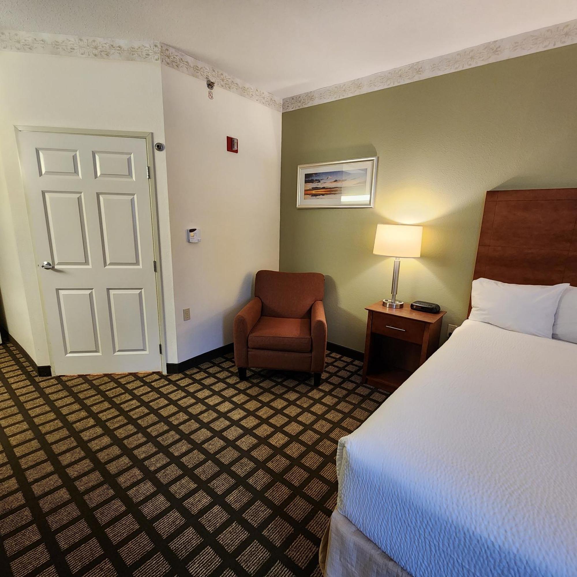 Baymont By Wyndham Mackinaw City Bagian luar foto