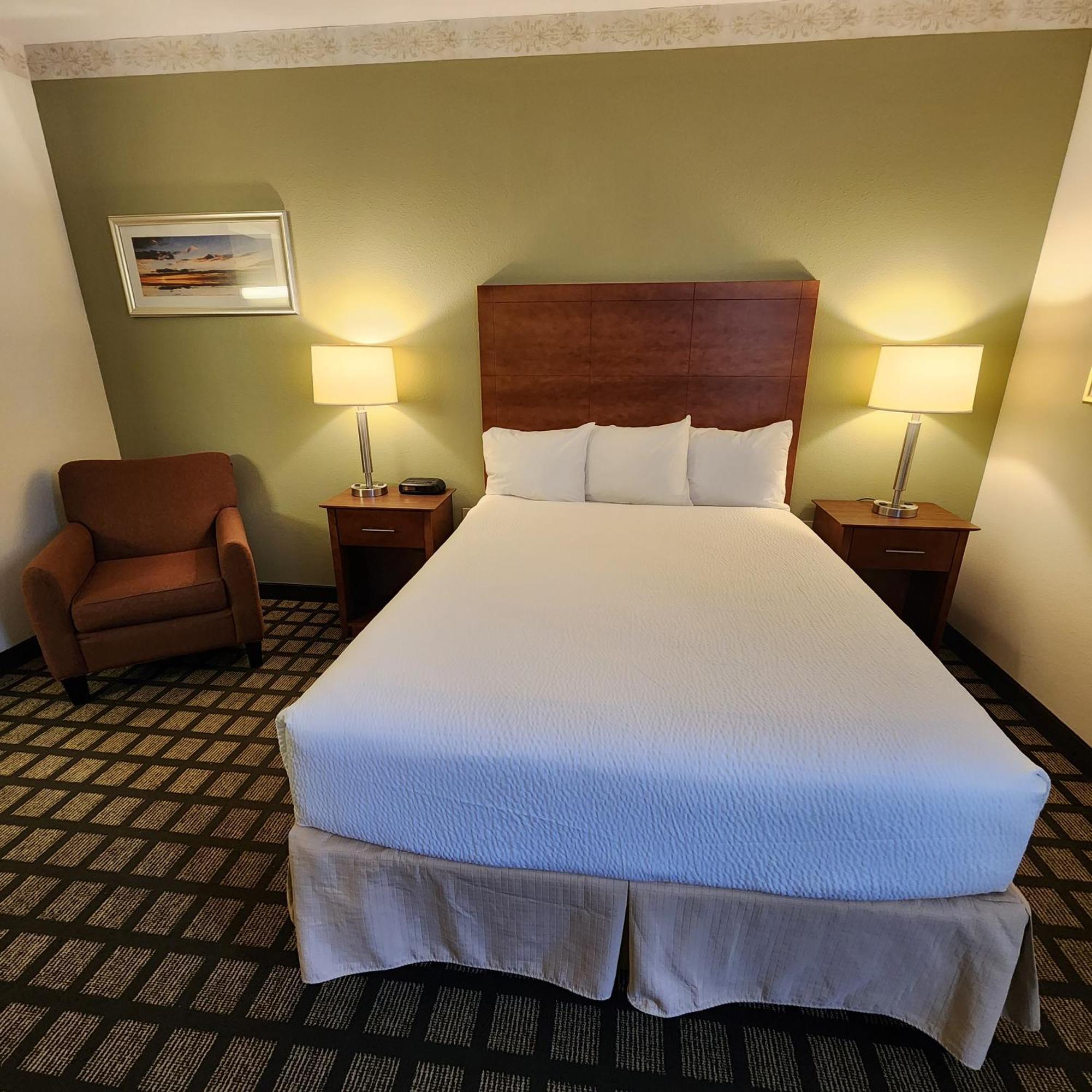Baymont By Wyndham Mackinaw City Bagian luar foto