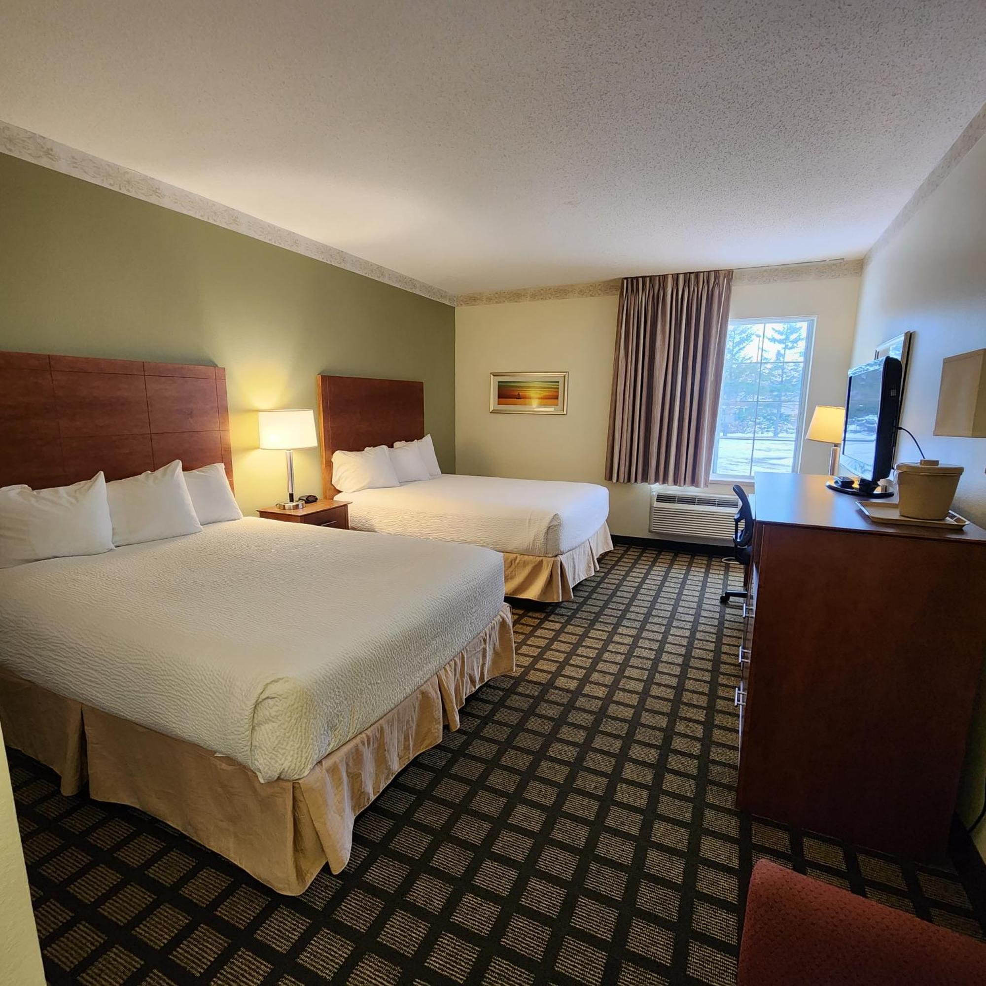 Baymont By Wyndham Mackinaw City Bagian luar foto